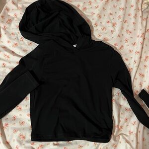 Garage cropped fitted hoodie in black